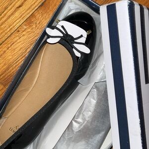 Black Ballet Flats with Bow Accent
